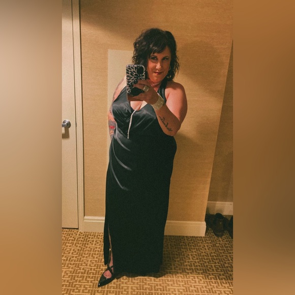 Formal Dress - Picture 6 of 7